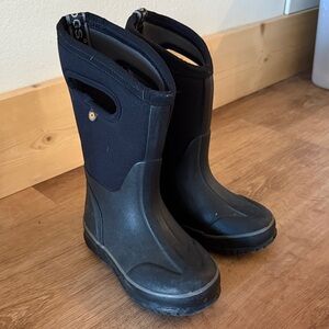 Kids Black Boots BOGS